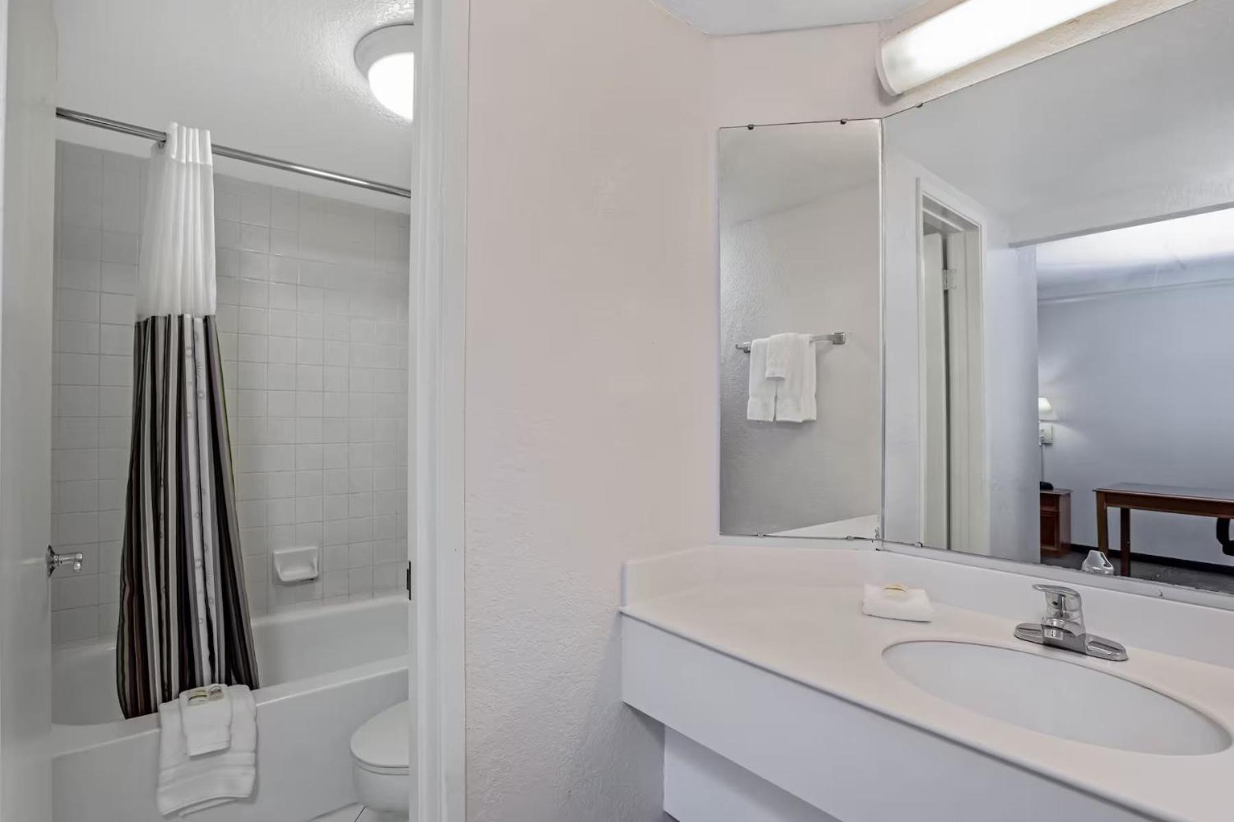 La Quinta Inn By Wyndham Stockton Extérieur photo